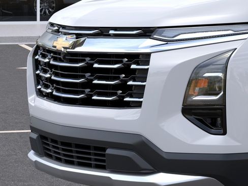 New 2027 Chevrolet Equinox LT w/ Convenience Package II FWD image 13