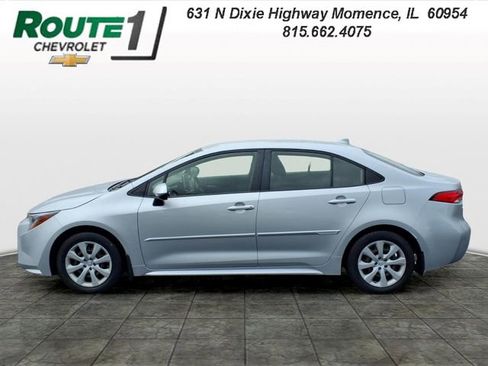 Used 2021 Toyota Corolla LE FWD image 2