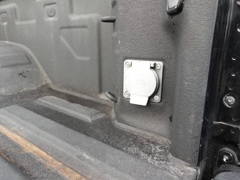 Used 2022 GMC Sierra 2500 AT4 w/ AT4 Preferred Package image 26