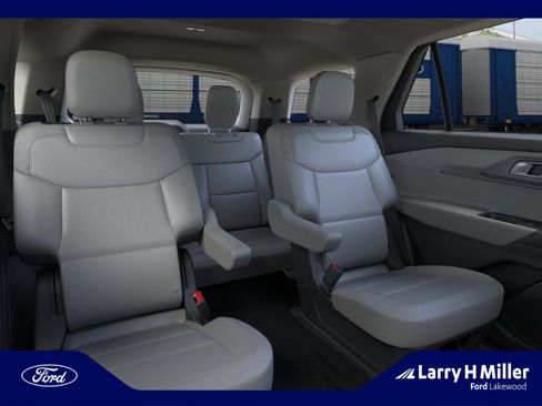 New 2026 Ford Explorer Active image 11