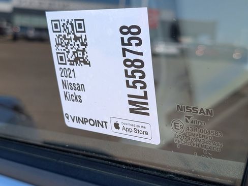Used 2021 Nissan Kicks SR w/ Interior Electronics Package FWD image 28