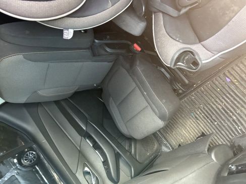 Used 2020 Chevrolet Traverse LT image 10