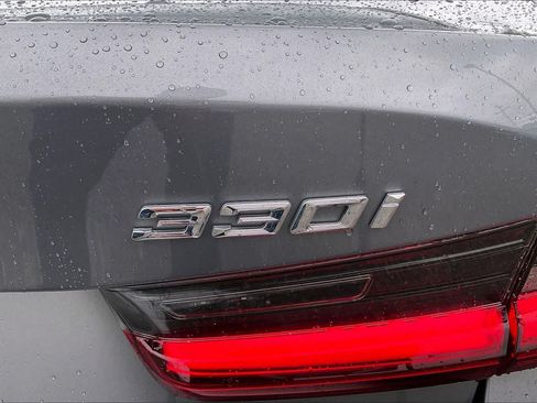 Used 2024 BMW 330i xDrive Sedan w/ Premium Package AWD/4WD image 9