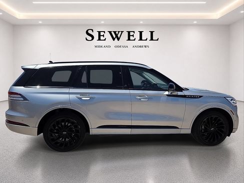 Used 2022 Lincoln Aviator Reserve w/ Equipment Group 201A AWD/4WD image 5