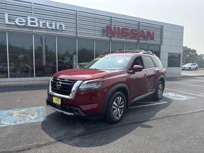 Used 2023 Nissan Pathfinder SL