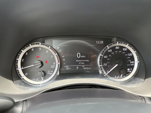 Certified 2025 Toyota Highlander LE FWD image 11
