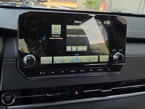 Used 2024 Mitsubishi Outlander SE image 14