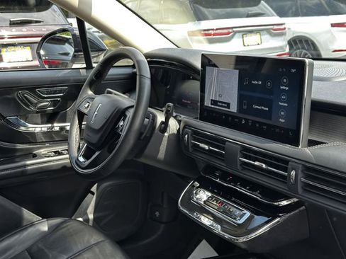 Used 2023 Lincoln Corsair AWD w/ Equipment Group 101A image 33