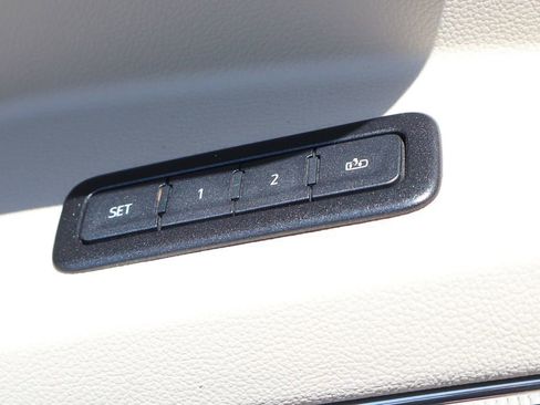 Used 2019 GMC Yukon Denali w/ Denali Ultimate Package RWD image 18