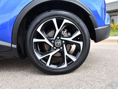 Used 2019 Toyota C-HR XLE FWD image 31