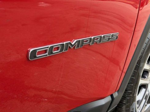 Used 2019 Jeep Compass Latitude AWD/4WD image 28