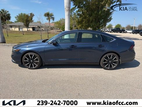 Used 2025 Honda Accord Touring image 5