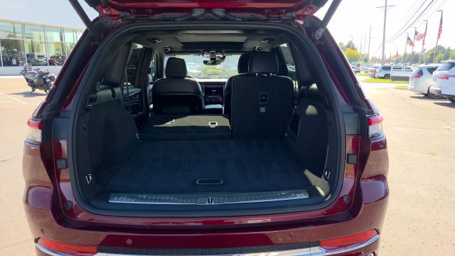 Used 2023 Jeep Grand Cherokee Overland AWD/4WD image 27