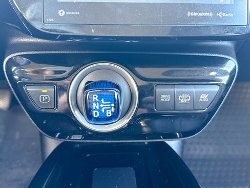 Used 2021 Toyota Prius Prime XLE image 32