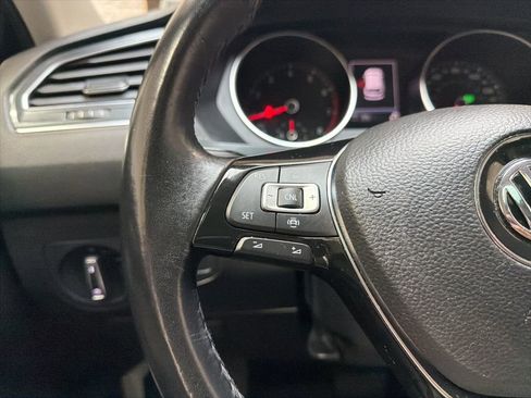 Used 2019 Volkswagen Tiguan SE FWD image 17