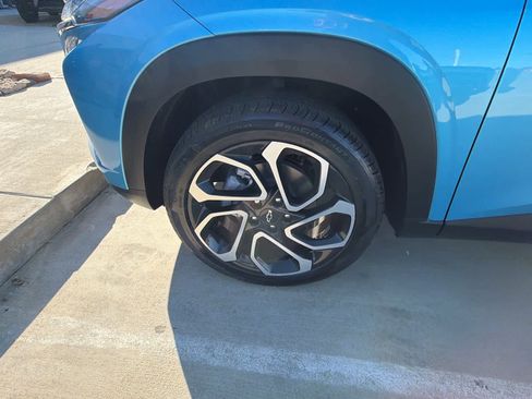 Used 2026 Chevrolet Trax RS w/ Sunroof Package FWD image 14