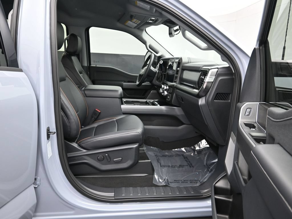 New 2026 Ford F250 Lariat w/ Black Appearance Package AWD/4WD image 27