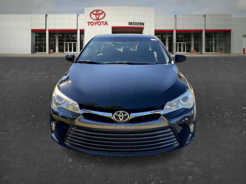 Used 2017 Toyota Camry LE FWD image 2