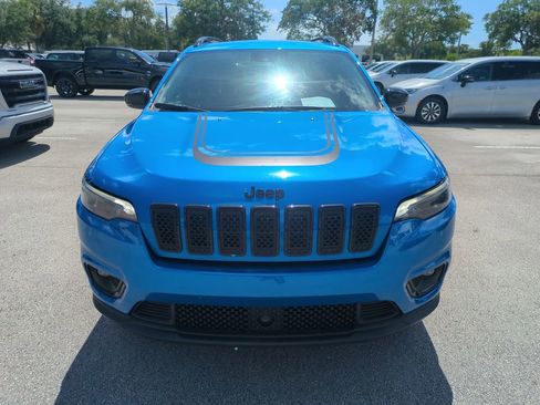 Used 2022 Jeep Cherokee Latitude AWD/4WD image 4
