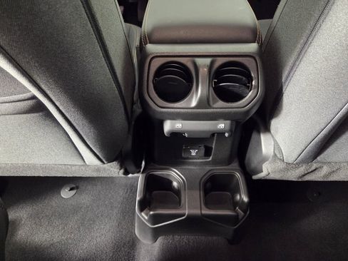 Certified 2025 Jeep Wrangler Sahara image 28