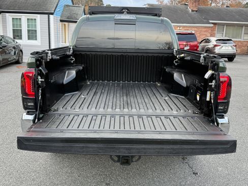 Used 2021 Toyota Tacoma TRD Off-Road image 6