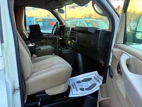 Used 2011 Chevrolet Express 2500 image 11