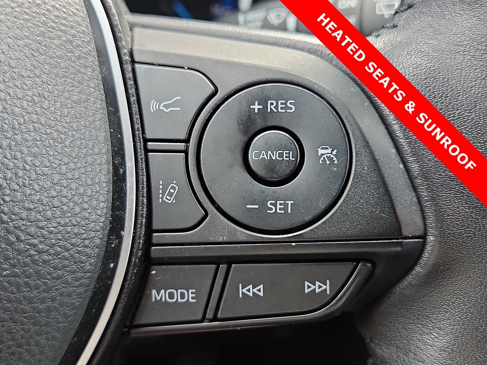 Used 2022 Toyota RAV4 XSE AWD/4WD image 22