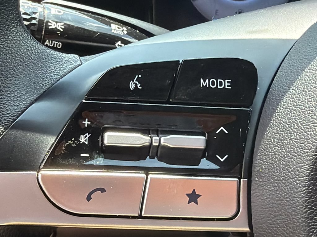 Used 2024 Hyundai Elantra SEL FWD image 24