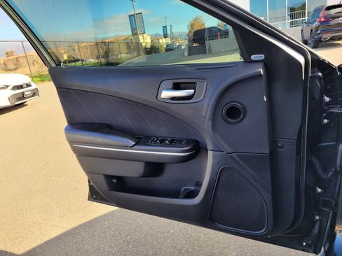 Used 2017 Dodge Charger R/T w/ Navigation & Travel Group image 16