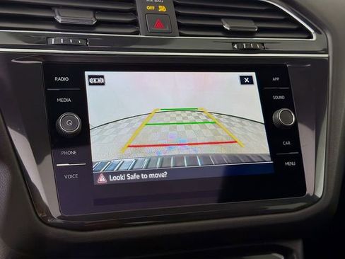 Used 2023 Volkswagen Tiguan SE R-Line image 16