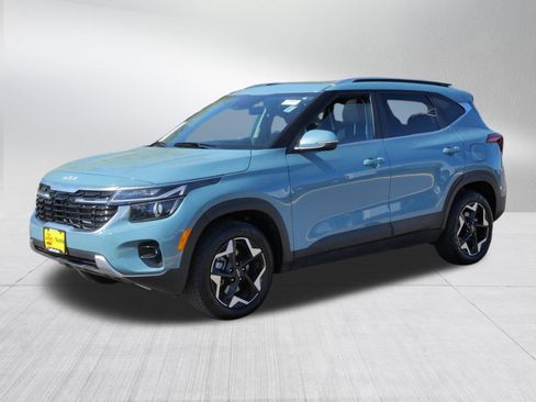 Used 2024 Kia Seltos EX AWD/4WD image 3