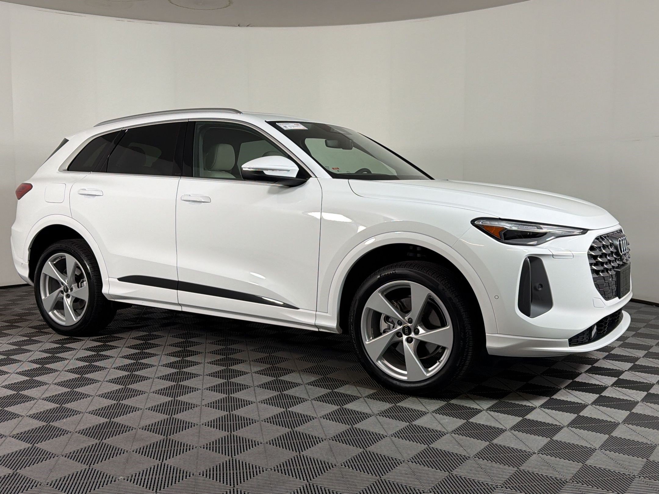 New 2026 Audi Q5 Premium Plus AWD/4WD image 6