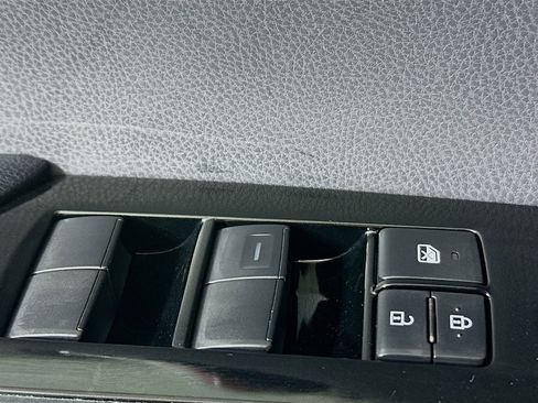 Used 2021 Toyota Prius Prime XLE image 14