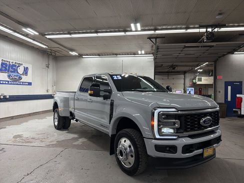 Used 2025 Ford F450 Platinum AWD/4WD image 1