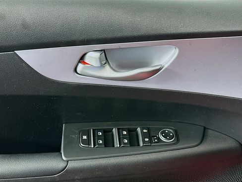 Used 2024 Kia Forte LXS FWD image 15