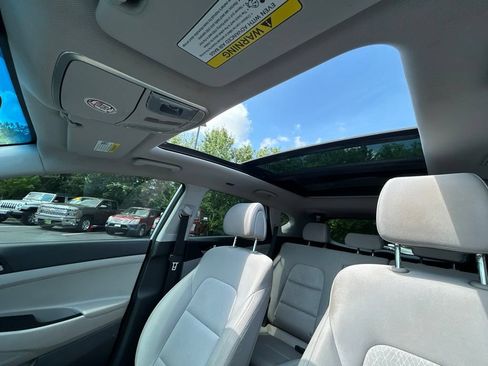 Used 2018 Hyundai Tucson Value FWD image 16
