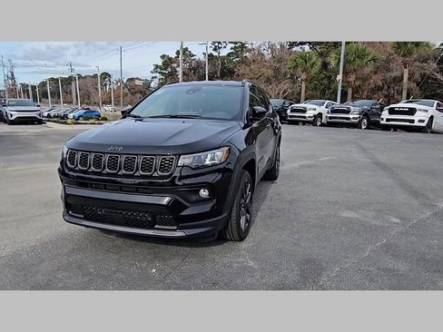 New 2026 Jeep Compass Latitude image 39