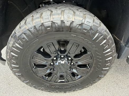 Used 2025 GMC Sierra 2500 Denali Ultimate AWD/4WD image 11