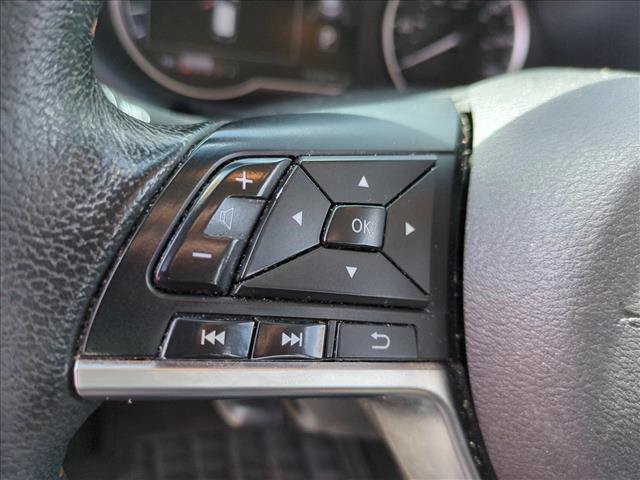 Used 2020 Nissan Kicks SR w/ SR Premium Package FWD image 13