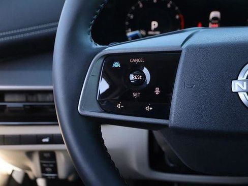 Used 2025 Nissan Murano SV image 12