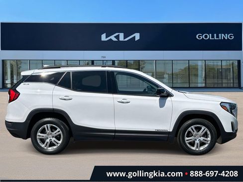 Used 2018 GMC Terrain SLE w/ Driver Convenience Package AWD/4WD image 2