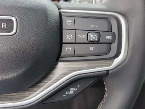 Used 2024 Jeep Wagoneer Series II image 32