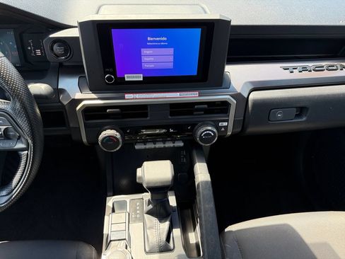 Certified 2025 Toyota Tacoma SR5 AWD/4WD image 11