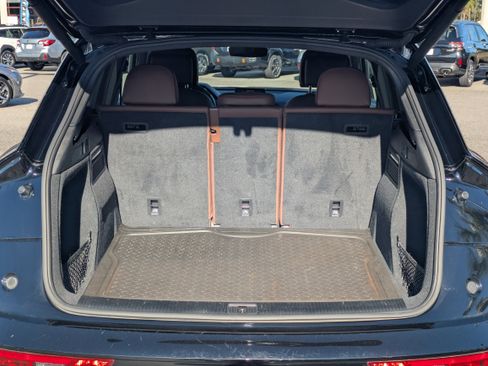 Used 2019 Audi Q5 Premium w/ Convenience Package image 13