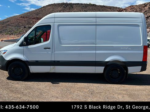 Used 2026 Mercedes-Benz Sprinter 2500 image 2