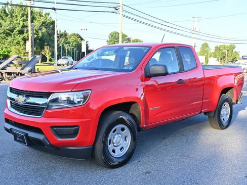 Used 2018 Chevrolet Colorado W/T w/ WT Convenience Package RWD image 7
