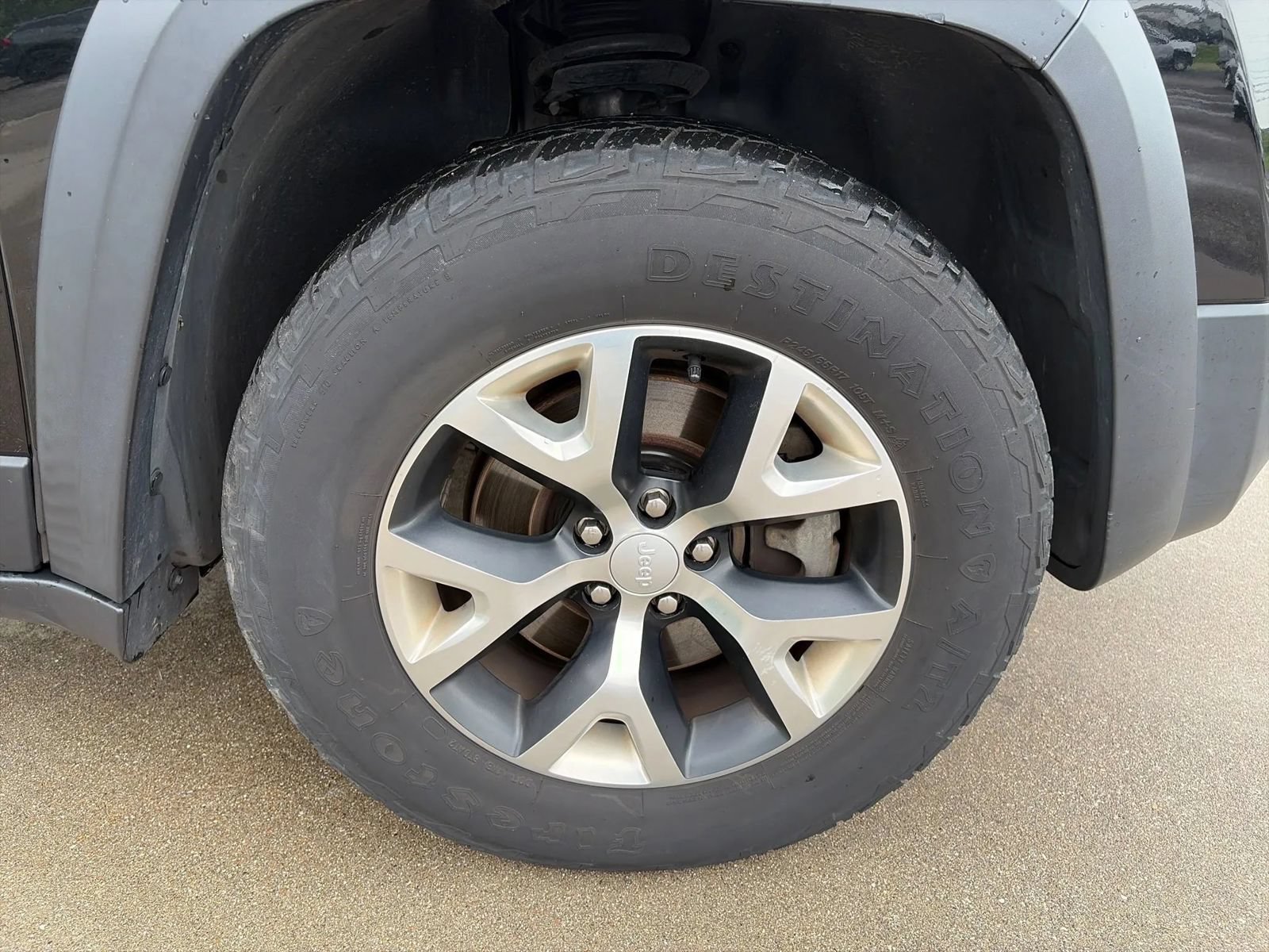 Used 2018 Jeep Cherokee Trailhawk AWD/4WD image 10