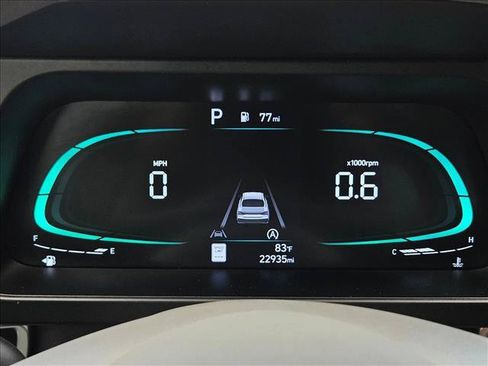 Used 2024 Hyundai Elantra SE FWD image 11