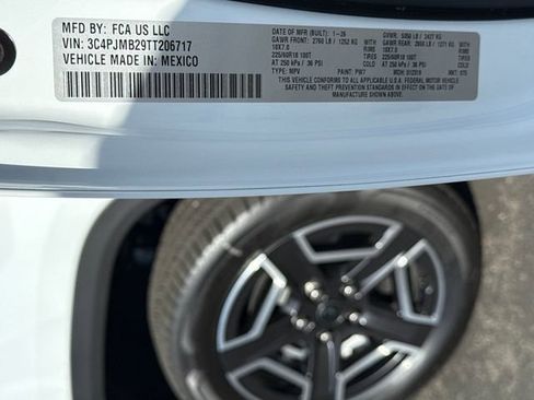 New 2026 Jeep Cherokee Laredo AWD/4WD image 31
