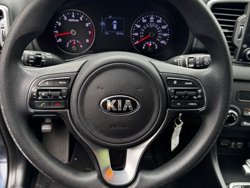 Used 2017 Kia Sportage LX AWD/4WD image 9